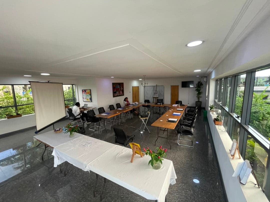 Expansive dispute hearing chamber and mediation suites at Praeclarus ADR Center